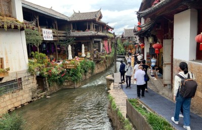 ޔުނާންގެ ފަހުރުވެރި ތާރީހާއި ސަގާފަތް ހިމާޔަތްކޮށް، ދެއްކީ ނަމޫނާއެއް