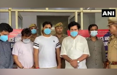 ފުލުހުން ކަމަށް ހެދިގެން "ކްރައިމް ބިއުރޯ" އެއް ހިންގި ބަޔަކު އިންޑިއާގައި ހައްޔަރުކޮށްފި