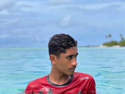 ނާއިޝް ހޯދަން އޭވިއޭޝަން އެކެޑަމީގެ މަތިންދާ ބޯޓެއް ބޭނުންކުރަނީ