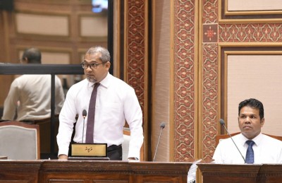 މިނިސްޓަރުން މަޖިލީހަށް ހާޒިރުނުވާތީ އިދިކޮޅު މެންބަރުންގެ ސިޓީއެއް ރައީސަށް