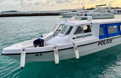 ބަންޑުން ޖަހާލި ޑިންގީއަކުން ދަތުރުކުރި 17 މީހަކު ސަލާމަތްކޮށްފި