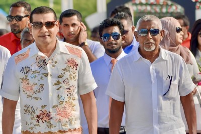 ސިޔާމްގެ ބައްޕާފުޅު އަވަހާރަވެއްޖެ