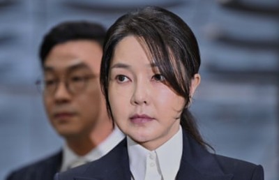 ދެކުނު ކޮރެއާގެ ކުރީގެ ރައީސްގެ ދެކަނބަލުން ޖަލުގައި