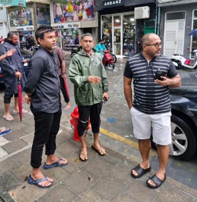 ވާރޭއާއެކު، ރައްޔިތުންގެ ހާލަތު ބެއްލެވުމަށް ނައިބު ރައީސް ގެތަކަށް ޒިޔާރަތްކުރައްވައިފި