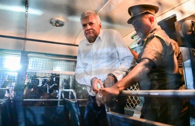 ރަނިލްގެ ހާލު ގޯސްވެ، އައިސީޔޫގައި އެޑްމިޓްކޮށްފި