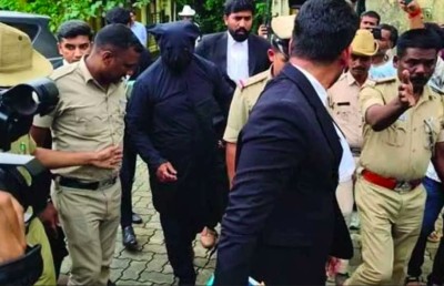 އިންޑިއާ މީހަކު ބުނަނީ ރޭޕްކޮށް މަރާފައިވާ އެތައް ބަޔަކު އޭނާގެ އަތުން ވަޅުލާފައި ވެއްޖެ ކަމަށް