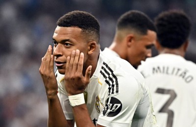 10 ނަންބަރު ޖޯޒީގައި އައި ބަދަލެއް؟ އެމްބާޕޭގެ ކުޅުން މިހާރު މާބޮޑަށް ތަފާތު: ޒަބީ