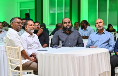 އަދާލަތު ޕާޓީ ވުޖޫދުން ފޮހެލަން "ބާރުގަދަ" ފަރާތްތަކުން މަސައްކަތްކުރި: އިޔާޒު