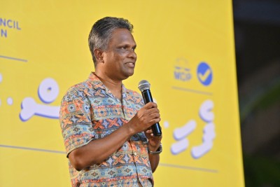 އާޒިމަށް ހަމަލާދިން ކަމަށް ތުހުމަތު ކުރެވެނީ ވަޅި ޖެހުމުގެ ރެކޯޑު އޮންނަ މީހަކަށް