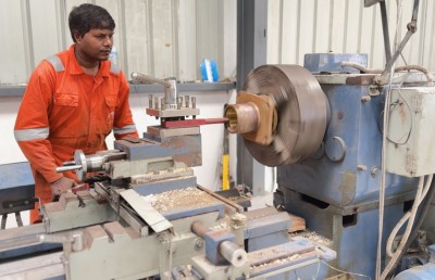 ކަނޑު އުޅަނދުފަހަރުގެ މެއިންޓަނަންސާއި މަރާމާތުގެ ހިދުމަތްތައް މެރިން މާސްޓާ ބޯޓްޔާޑުން