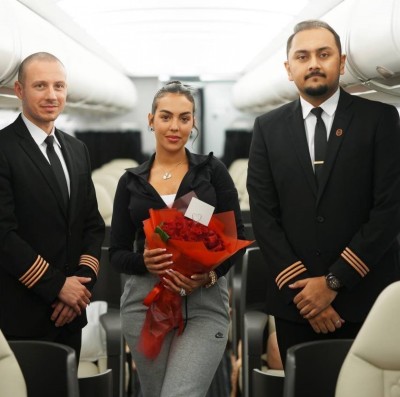 ރޮނާލްޑޯގެ ބައިވެރިޔާ ޖޯޖީނާ، ބިއޯންޑް އެއާލައިނުން ރާއްޖެ އަތުވެއްޖެ