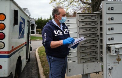 ޓެރިފާ ހެދި 25 ގައުމަކުން އެމެރިކާއަށް ޕޯސްޓަލް ހިދުމަތް މެދުކަނޑާލައިފި: އދ