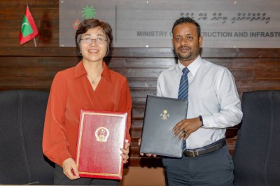 ޗައިނާގެ ހިލޭ އެހީގެ ދަށުން ފަސް ރަށެއްގައި ޑީސަލިނޭޝަން ޕްލާންޓްތަކެއް ގާއިމުކޮށްފި