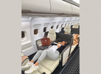 ރޮނާލްޑޯގެ ބައިވެރިޔާ ޖޯޖީނާ، ބިއޯންޑް އެއާލައިނުން ރާއްޖެ އަތުވެއްޖެ