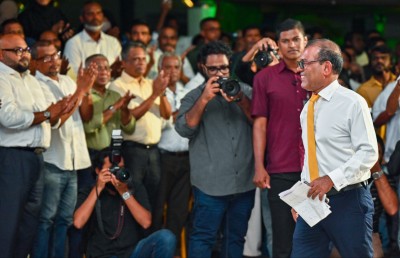 މީޑިއާ ބިލްގެ މައްސަލަ ހައްލުކުރަން ނަޝީދަށް ފެނިވަޑައިގަތީ ސިޔާސީ ޕާޓީތައް ބައްދަލުވާން!