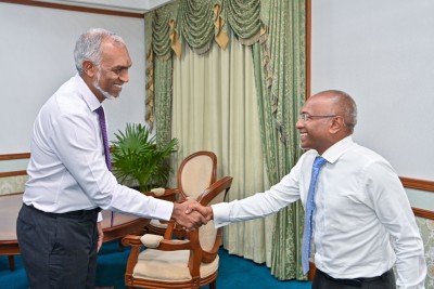 އެއްވެސް އިރަކު ރައީސް ކަމަކު ނުދޭ، އެކުގައި ނުތިބީ ސިޔާސަތުތައް ގަބޫލުނުކުރީމަ: ޑިމޮކްރެޓްްސް