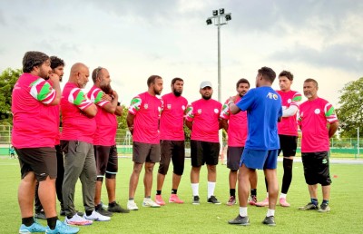 އަތޮޅުތެރޭގައި ބޭއްވި ފުރަތަމަ އޭއެފްސީ ބީ ލައިސެންސް ކޯޗިން ކޯސް ދުވާފަރުގައި