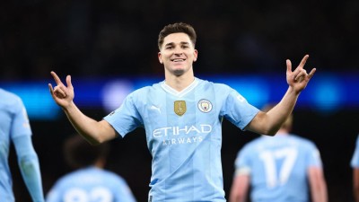 އުފަންދުވަހު އަލްވަރޭޒްގެ ދެ ލަނޑާ އެކު، ސިޓީ ދެވަނައަށް