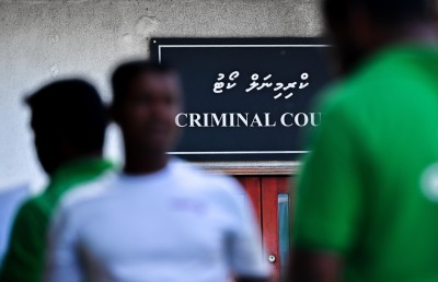 ބޮކްސާ ތެރޭގައި ފޮރުވައިގެން މަސްތުވާތަކެތި އެތެރެކުރަން އުޅުނު މީހަކު ހައްޔަރުކޮށްފި