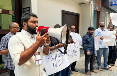 މީޑިއާ ބިލް ދިރާސާކުރުން ސިއްރުކުރުމުން ނޫސްވެރިން މުޒާހަރާކުރަނީ