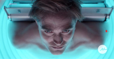 ޕެރަސައިޓް ޑިރެކްޓަރުގެ ފިލްމު ޑިލޭ ކޮށްފި