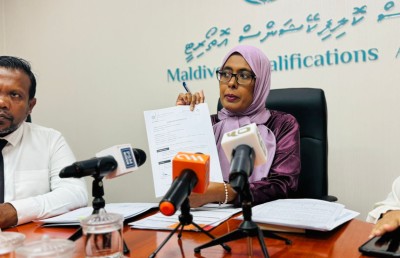 އަގަށް އެސައިންމަންޓް ހަދައިދޭ ލަންކާ ޓީޗަރަކު ޑީޕޯޓްކުރުމުން ވެސް ނުހުއްޓުވުނު