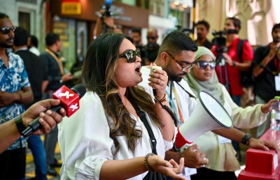 ނޫސްވެރިންގެ ދެކޮޅު ހެދުންތަކުގެ ތެރޭގައި މީޑިއާ ބިލް މަޖިލިހުން ފާސްކޮށްފި