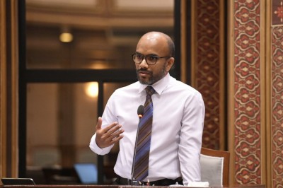 ބޭރުގެ ދަރަނި 120 ބިލިއަނަށް އަރާކަމަށް ރައީސް ވިދާޅުވި ވާހަކަ އަމީރު ދޮގުކުރައްވައިފި