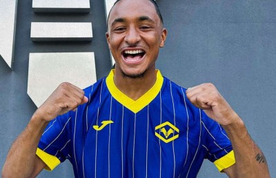 ކުޑަކުޑަ ކޭޕް ވާޑޭ ވޯލްޑް ކަޕަށް ކޮލިފައިވުމާ ގާތަށް