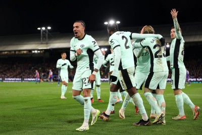 ފަހު ވަގުތު ޕެލަސް ބަލިކޮށް، ޗެލްސީ 10 ވަނައަށް