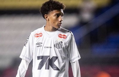 ރޮބީނިއޯގެ ދަރިފުޅު ގެންދަން ޕްރިމިއާ ލީގު ކްލަބްތަކުން ޝައުގުވެރިވޭ