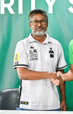 އީގަލްސްގެ ޖޯޒީގެ ލޯގޯ ޖާގަ ހާއްސަކުރަނީ ސާންތީ އަށް