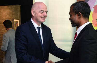 ތޯރިގް ފީފާގެ ރައީސާ އެކު؛ ގައުމީ ޓީމަށް މަރުހަބާ ވިދާޅުވެ، އެފްއޭއެމްގެ މަސައްކަތަށް ތައުރީފު