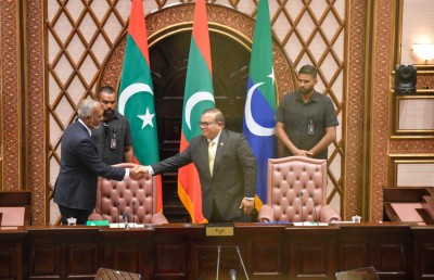 އިންތިޚާބު ފަސްކުރާ ބިލް ތަސްދީގުނުކުރީ އިތުބާރު ގެއްލޭނެތީ: ސަރުކާރު