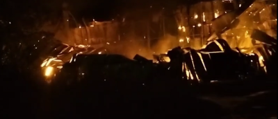 ވިލިނގިލީ އޮޑިހަރުގެއެއްގައި ރޯވެ، އޮޑިއެއް އެއްކޮށް އަނދައިފި