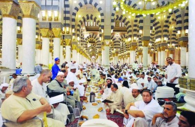 މިސްކިތްތަކުގައި ޖަމާއަތް ހަދައިގެން ރޯދަ ވީއްލުންތައް ބޭއްވުން ސައޫދީގައި މަނާކޮށްފި