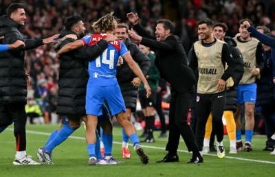 ލިވަޕޫލް ސަޕޯޓަރުން ބޭއަދަބީގޮތަކަށް ސިމިއޯނީއާ ފުރައްސާރަކޮށް ރުޅިއަރުވާލައިފި