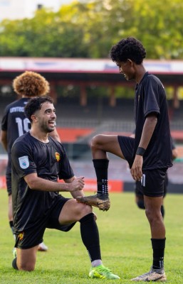 17 އަހަރުގެ ސުހާދު، 10 މިނެޓުން ހެޓްރިކެއް ހަދައި ޔުވީ މޮޅުކޮށް ދީފި