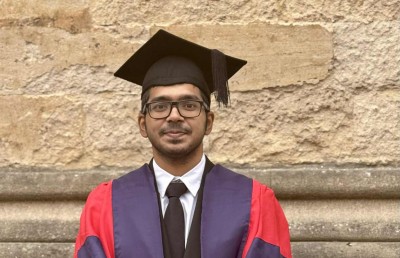 އޮކްސްފޯޑުން ޕީއެޗްޑީ ހާސިލްކުރި ފުރަތަމަ ދިވެއްސަކަށް ޝައްފާން