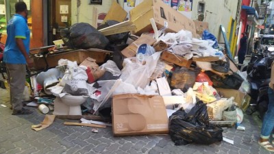 ކަމުދަނީ ސިންގަޕޫރު، އުޅުން ހުރީ އެއާ އިދިކޮޅަށް!