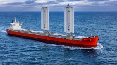 ރިޔަލުގެ އެހީގައި ދުނިޔެ ވަށައި ބުރުޖެހި ބޯޓުގެ ދަތުރު ނިންމައިލައިފި