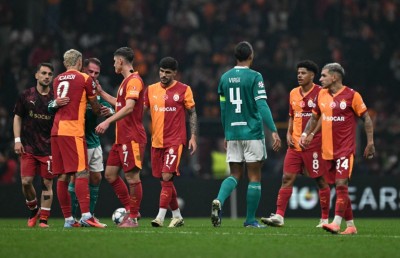 ޕެނަލްޓީއެއް ނުލިބި ޗެމްޕިއަންސް ލީގުގައި ވެސް ލިވަޕޫލް ބަލިވެއްޖެ