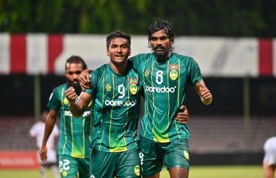 ބުރު ކޮޅަށް ތިން ލަނޑު ޖަހައި މާޒިޔާއިން ފޯމު ދަމަހައްޓައިފި