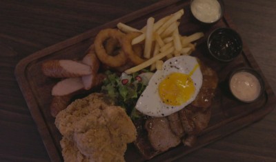 އެކިރަހަަ: ޓީޖީއާރްގެ މިކްސްޑް މީޓް ޕްލެޓާ