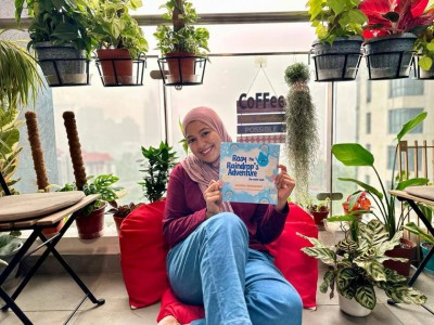 ފޮތަކާ ނުލާ އަމީރާ ކިޔައިދިނީ ރޯޒީގެ ދަތުރުގެ ވާހަކަ