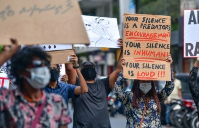 ކުއްޖަކާ ބެހުނުކަމަށް ތުހުމަތުވި މީހަަކަށް ސްޓްރޯކެއް ޖެހުމުން އިސްތިއުނާފު އަނބުރާ ގެންދަން ނިންމައިފި