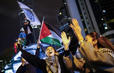 އިޒްރޭލުން ހަމަލާތައް ހުއްޓާލަން ޓްރަމްޕު ގޮވާލައްވައިފި، އިޒްރޭލުން ބުނީ ހުށަހެޅުން ތަންފީޒުކުރަން ތައްޔާރު ކަމަށް