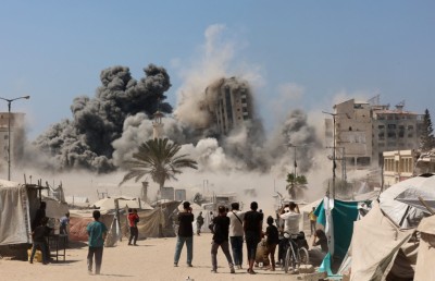 ޣައްޒާ ސިޓީން ނުނިކުމެ ތިބޭނީ ޓެރަރިސްޓުން ކަމަށް ބުނެ އިޒްރޭލުން "ފަހުގެ އިންޒާރު" ދީފި