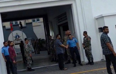 މާދަމާގެ އެއްވުމާ ގުޅިގެން ސިފައިންނާއި ފުލުހުންގެ އިސްވެރިން ބައްދަލުކުރައްވައިފި