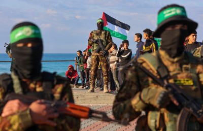 ޓްރަމްޕު ހުށަހެޅި ގޮތަށް އިޒްރޭލުގެ ހުރިހާ އަސީރުން މިނިވަންކުރަން ހަމާސް އެއްބަސްވެއްޖެ